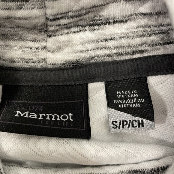 Marmot Quilted Cowl Neck Sweatshirt - Picture 8 of 9